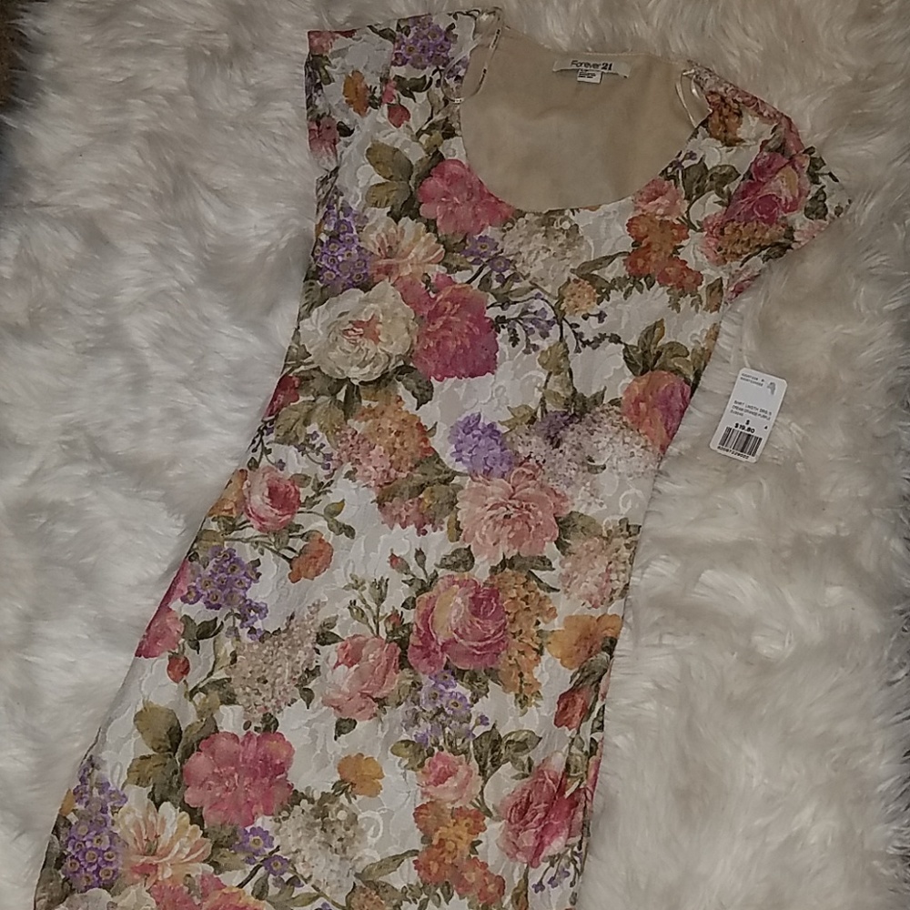 NWT Forever 21 Floral Mini Dress- Small